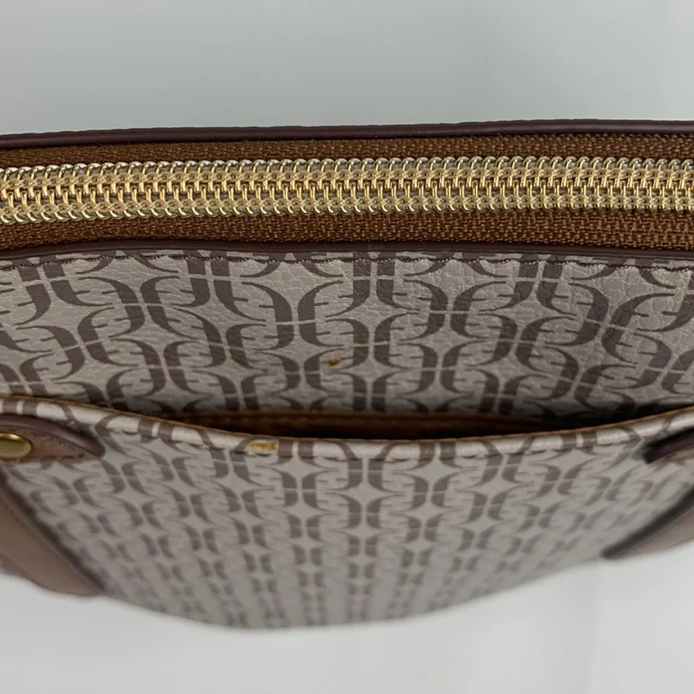 Fossil Brown Beige Tote Shoulder Bag Gold zip closure 2 straps Lined Pockets